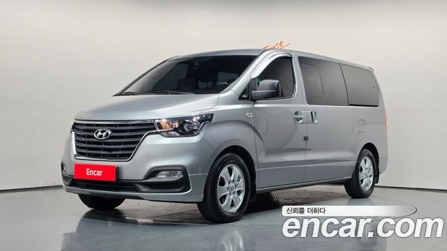 Hyundai Grand Starex Wagon 11-Seater Modern