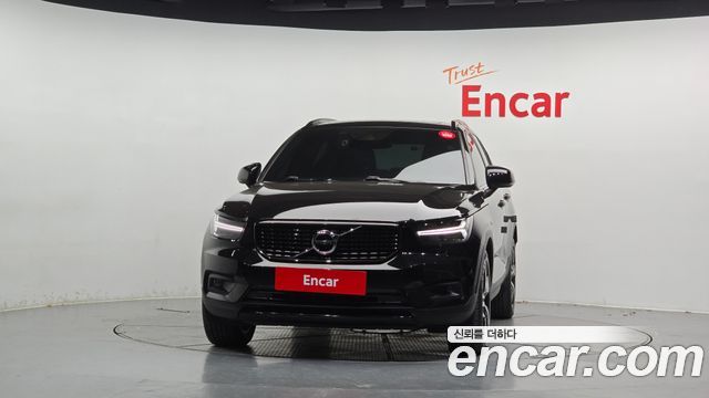 Volvo XC40 B4 R-Design 2021 — фото 3