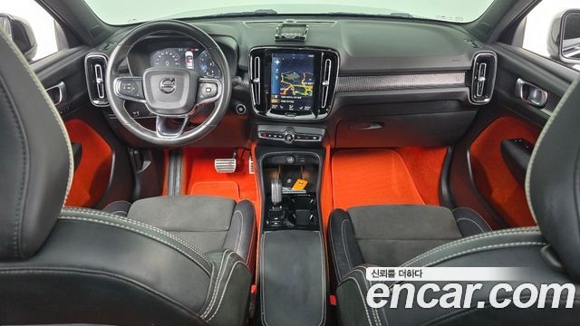 Volvo XC40 B4 R-Design 2021 — фото 7
