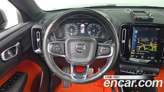 Volvo XC40 B4 R-Design 2021 — фото 13