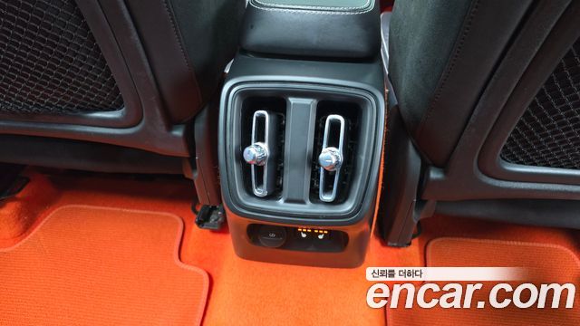Volvo XC40 B4 R-Design 2021 — фото 18