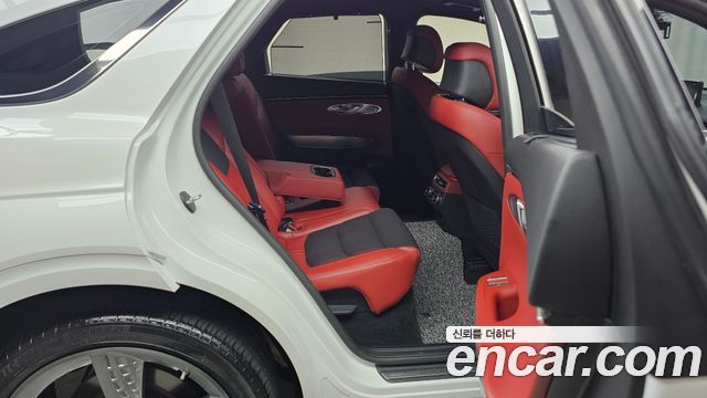 Genesis GV70 2.2 Diesel AWD 2023 — фото 11