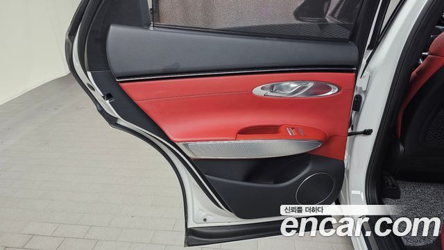 Genesis GV70 2.2 Diesel AWD 2023 — фото 25