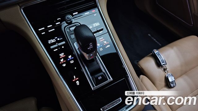 Porsche Panamera (971) 3.0 AWD 2018 — фото 9