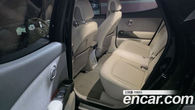 Genesis GV60 Standard AWD 2023 — фото 15