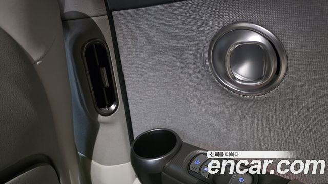 Genesis GV60 Standard AWD 2023 — фото 16