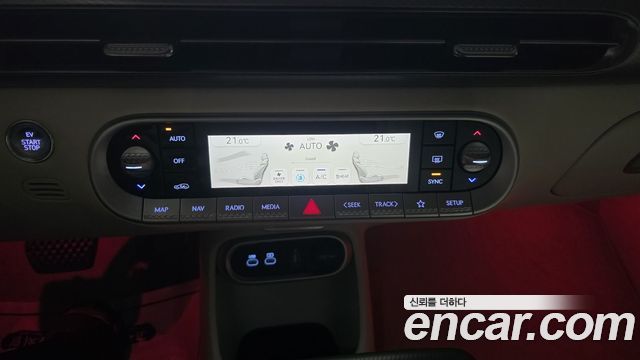 Genesis GV60 Standard AWD 2023 — фото 18