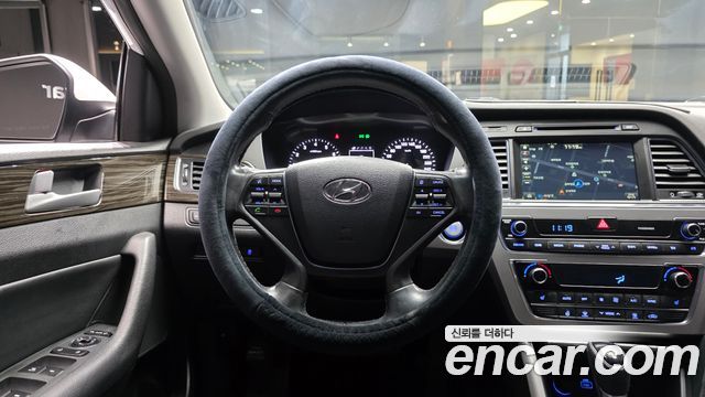 Hyundai Sonata (LF) 2.0 Smart 2015 — фото 14