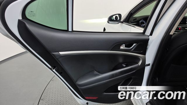 Genesis G70 Gasoline 2.0T 2WD 2022 — фото 25