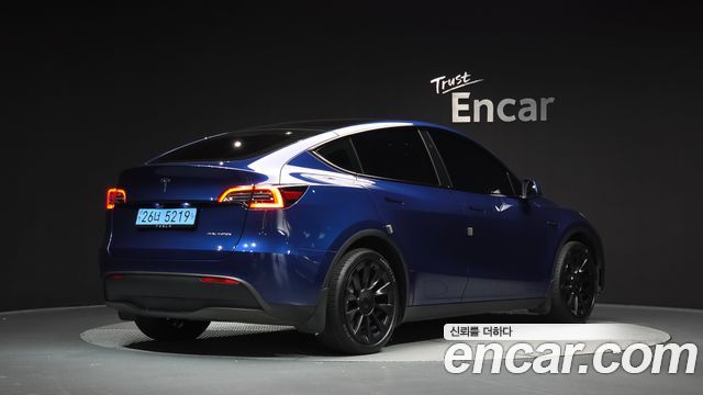 Tesla Model Y Long Range AWD 2024 — фото 2