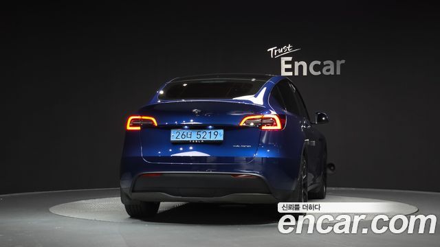 Tesla Model Y Long Range AWD 2024 — фото 4