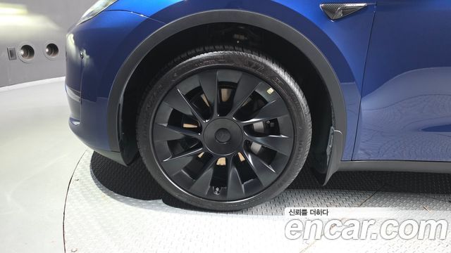 Tesla Model Y Long Range AWD 2024 — фото 5