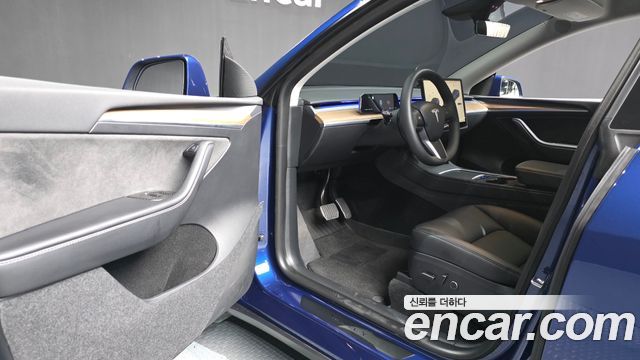 Tesla Model Y Long Range AWD 2024 — фото 10