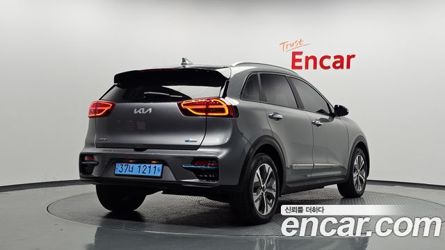 Kia Niro EV Noblesse 2022 — фото 2
