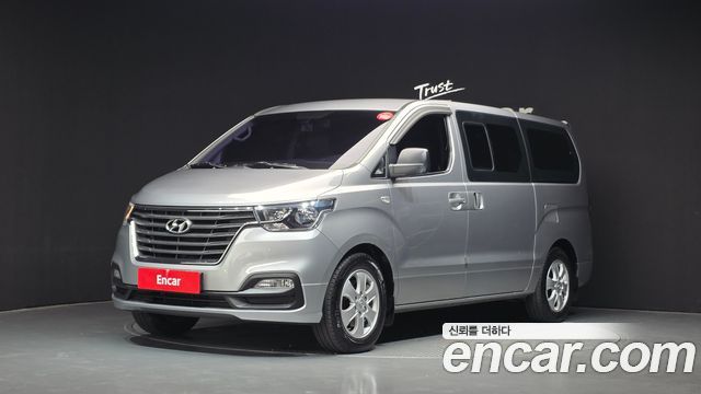Hyundai Grand Starex Wagon 12-Seater Modern