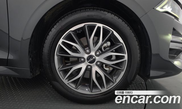 Kia K5 (III) 2.0 Prestige 2022 — фото 21