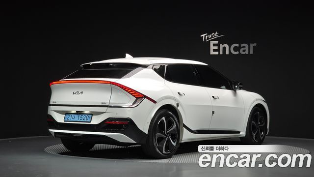 Kia EV6 Long Range 4WD GT Line 2023 — фото 2