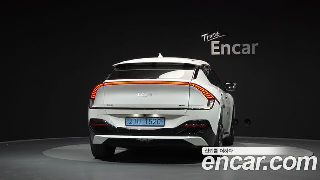 Kia EV6 Long Range 4WD GT Line 2023 — фото 4