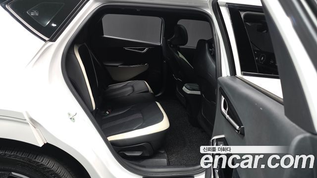 Kia EV6 Long Range 4WD GT Line 2023 — фото 12