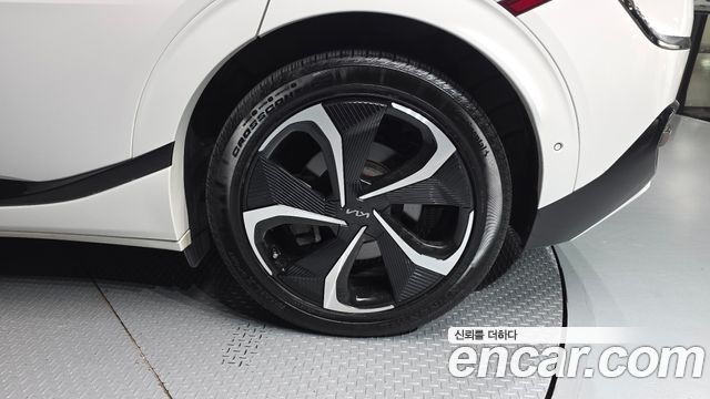 Kia EV6 Long Range 4WD GT Line 2023 — фото 21