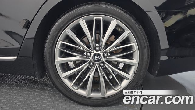 Hyundai Grandeur (IG) 3.0 Exclusive Special 2018 — фото 21