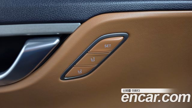 Hyundai Grandeur (IG) 3.0 Exclusive Special 2018 — фото 36