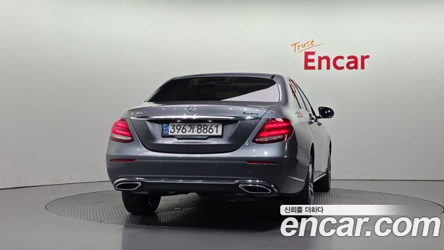 Mercedes-Benz E-Class (W213) E300 4MATIC Exclusive 2020 — фото 4