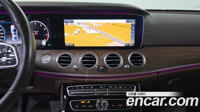 Mercedes-Benz E-Class (W213) E300 4MATIC Exclusive 2020 — фото 13