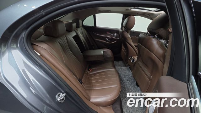Mercedes-Benz E-Class (W213) E300 4MATIC Exclusive 2020 — фото 17