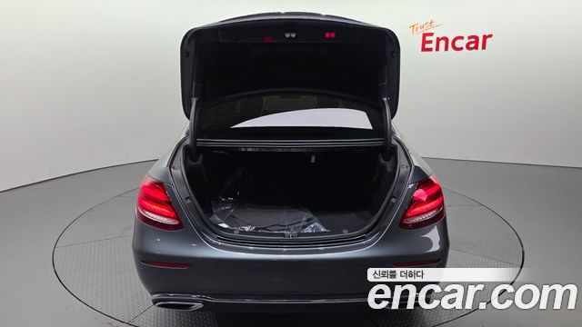 Mercedes-Benz E-Class (W213) E300 4MATIC Exclusive 2020 — фото 18