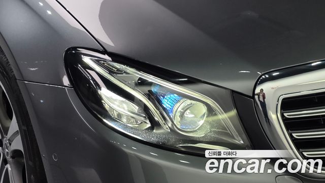 Mercedes-Benz E-Class (W213) E300 4MATIC Exclusive 2020 — фото 22