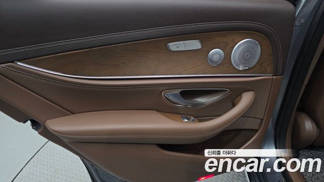 Mercedes-Benz E-Class (W213) E300 4MATIC Exclusive 2020 — фото 25