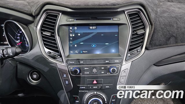 Hyundai Santa Fe (DM) Diesel(e-VGT) 2.2 4WD Exclusive Special 2015 — фото 17
