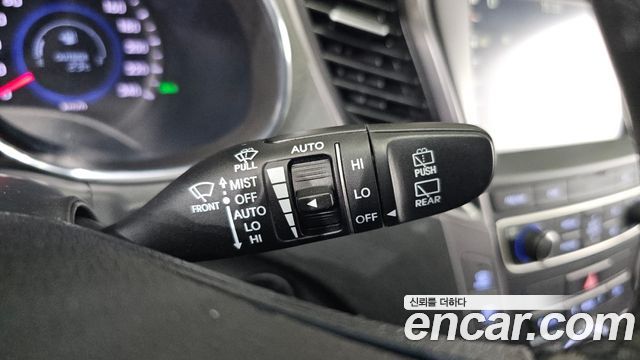 Hyundai Santa Fe (DM) Diesel(e-VGT) 2.2 4WD Exclusive Special 2015 — фото 19