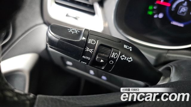 Hyundai Santa Fe (DM) Diesel(e-VGT) 2.2 4WD Exclusive Special 2015 — фото 20