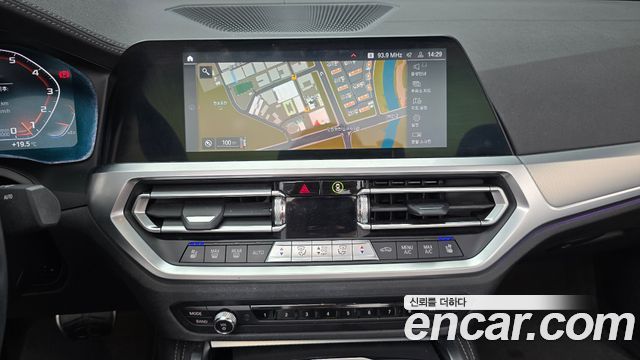 BMW 4 Series (G22) 420i M Sport Convertible 2022 — фото 18