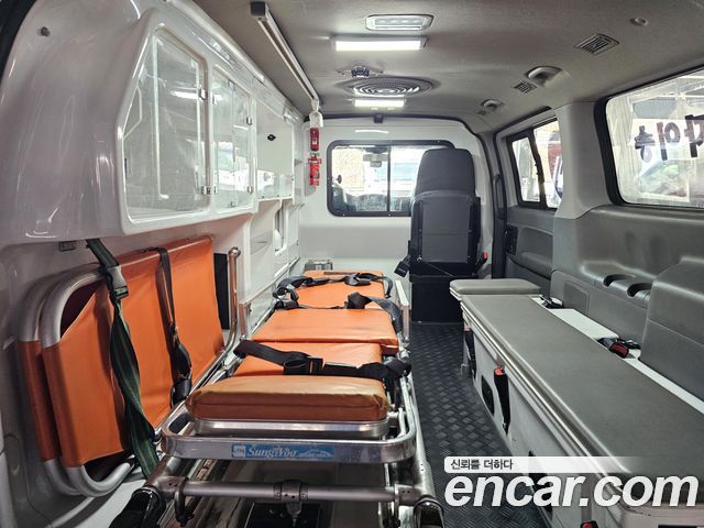 Hyundai Grand Starex Ambulance 2015 — фото 15