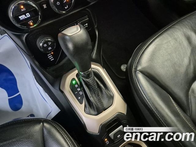 Jeep Renegade 2.0 Diesel Longitude AWD 2017 — фото 8