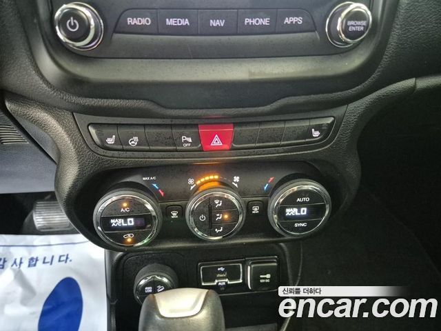 Jeep Renegade 2.0 Diesel Longitude AWD 2017 — фото 20