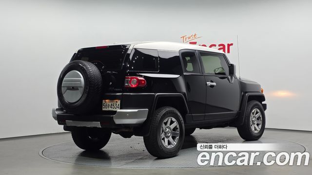 Toyota FJ Cruiser 4WD V6 2014 — фото 2