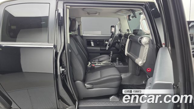 Toyota FJ Cruiser 4WD V6 2014 — фото 11