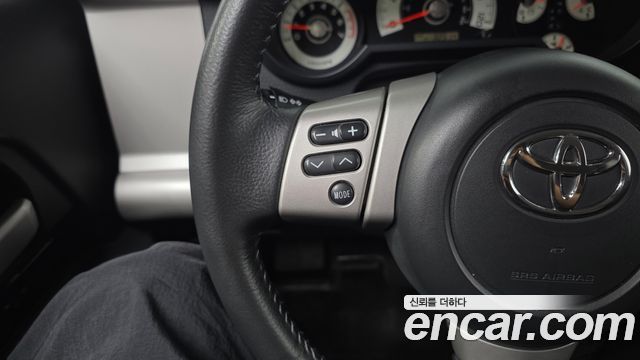 Toyota FJ Cruiser 4WD V6 2014 — фото 17