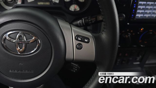 Toyota FJ Cruiser 4WD V6 2014 — фото 18