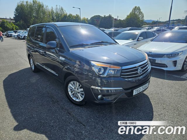 KG Mobility (SsangYong) Korando Turismo 2WD TX 11-seater