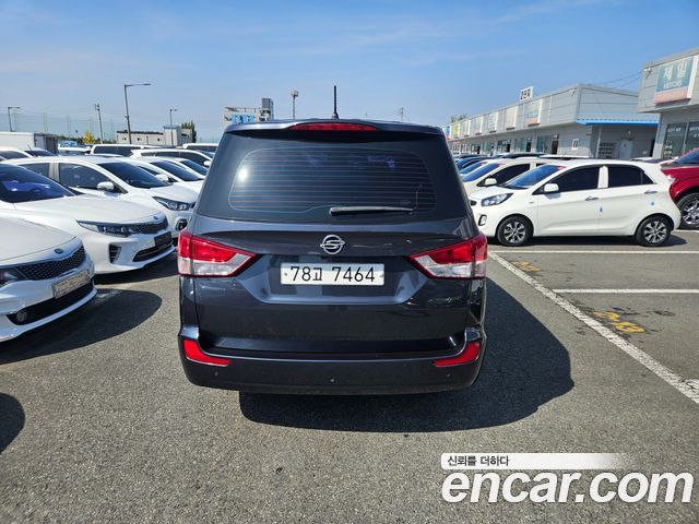KG Mobility (SsangYong) Korando Turismo 2WD TX 11-seater 2016 — фото 5