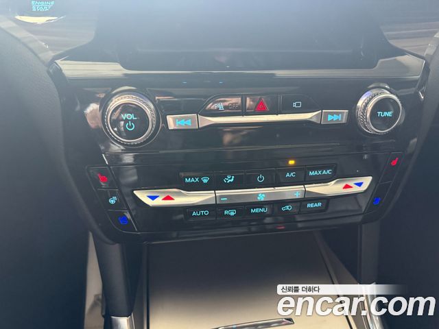 Ford Explorer (VI) 2.3 LimIted 4WD 2022 — фото 18