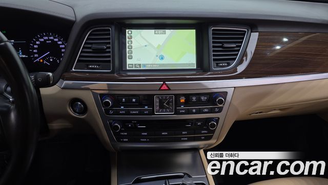 Genesis G80 3.3 GDI AWD Luxury 2018 — фото 13