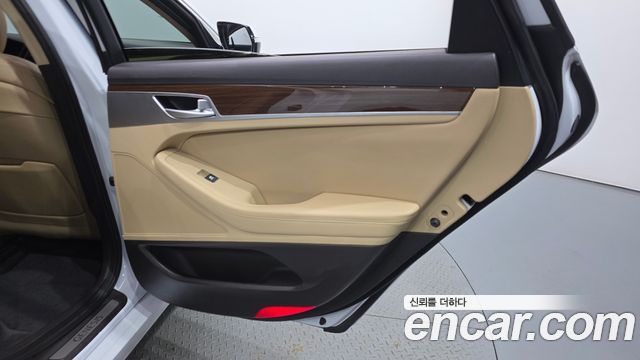Genesis G80 3.3 GDI AWD Luxury 2018 — фото 25