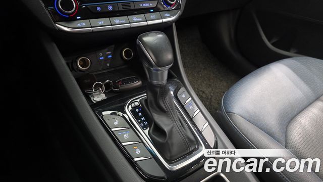 Hyundai Ioniq Hybrid N 2017 — фото 9