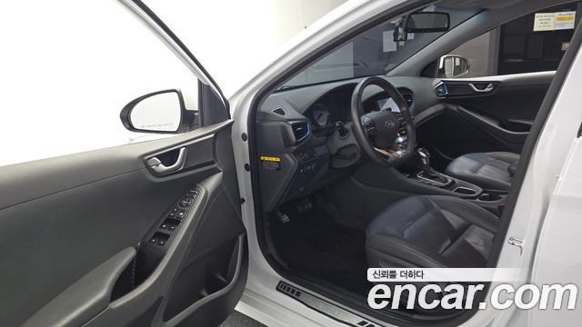 Hyundai Ioniq Hybrid N 2017 — фото 10